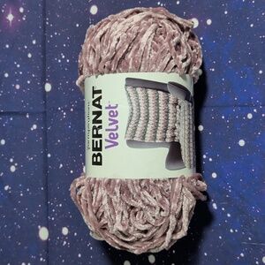 1 Brand New Skein Yarnspirations Bernat Velvet Yarn SHADOW PURPLE HTF COLOR